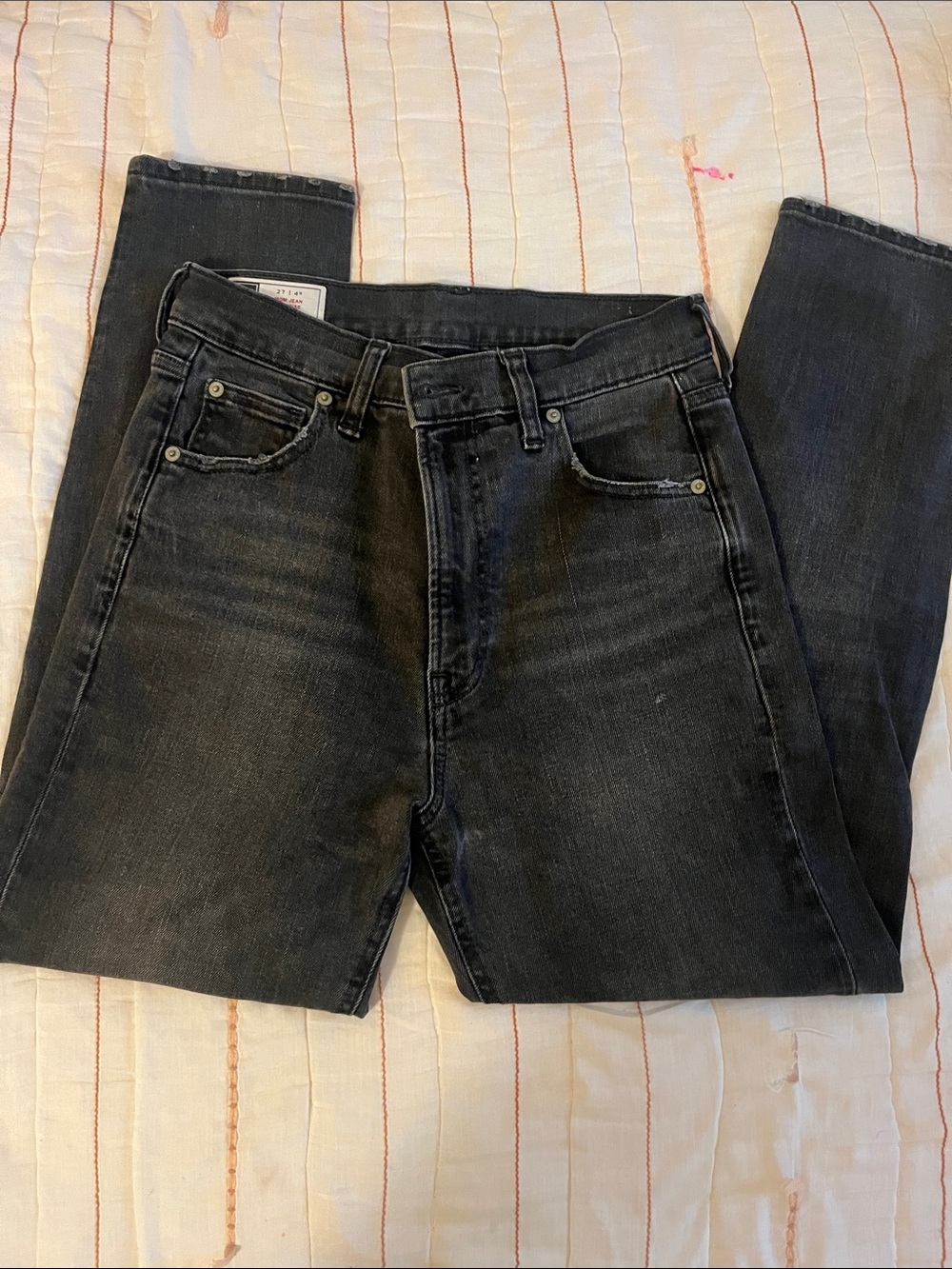 STRAIGHT LEG JEANS